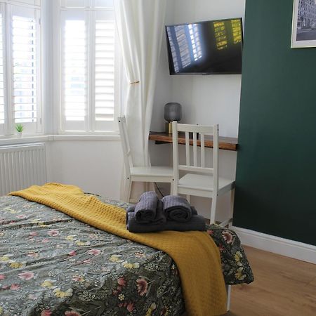 Stylish Ensuite Room 15 Mins To Central London Exterior foto